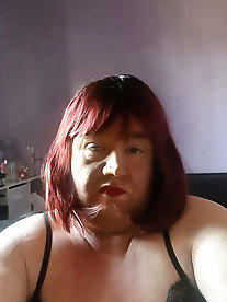 Cock hungry shemale trollop is showing her hot lines on pictures