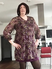 Sissy Aleksa displays herself in a blue bodice and green hosiery - 46 images on xhamster