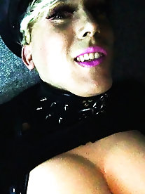 Whore is exposing her sexy ass on cam