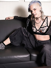 Femdom.xxx presents a fresh, daring woman - 8 images from xHamster.