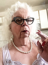 Samba dancer in Brazilian lingerie - 30 images