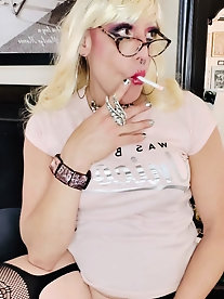 Office romance: Six explicit images from GroobyGirls