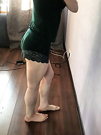 French shemale strumpet is showing her hot butt on picture