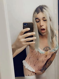 Flawless shemale streetwalker gets their arsehole fucked