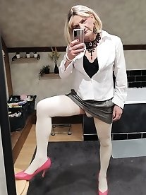 Alluring temptress Christiana indulges in sensual pleasures