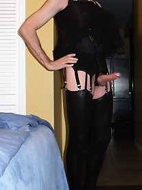 Culonaxx crossdresser in action.