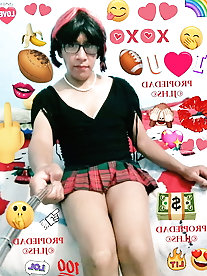 Shemale cutie is spreading her buttocks for money