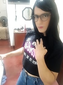 Sakuras cute dresser with a slight delay