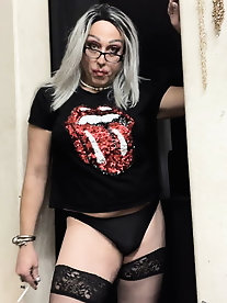 Aroused t-girl chicks are exposing their sexy bum