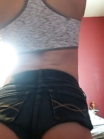 Sweet t-girl harlot is spreading bum