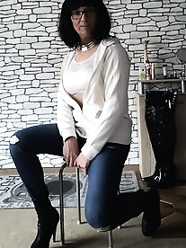 Mad shemale sluts are trying to tease