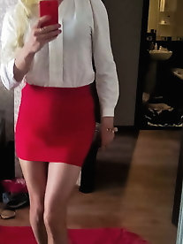 Ripened t-girl slut looks fuckable