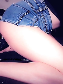 Impressive tranny babes are getting nude