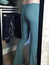 Glamour tranny streetwalker is masturbating herself