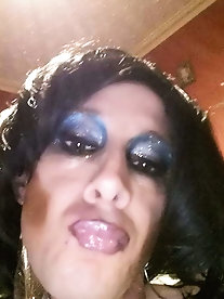 Zealous shemale strumpet is spreading her arsehole on cam