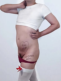 Sissy MaxyMalya taking some photos in the bathroom