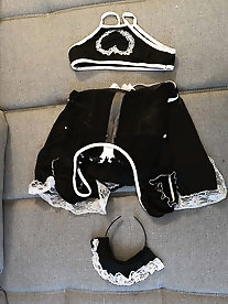 Shemale tarts are taking off their bra for fun