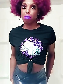 Insatiable t-girl harlot seems excited