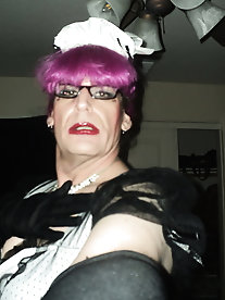 Crazy shemale streetwalkers like posing