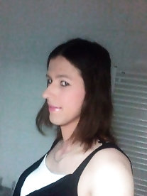 Adored tranny hooker is getting naked on pics